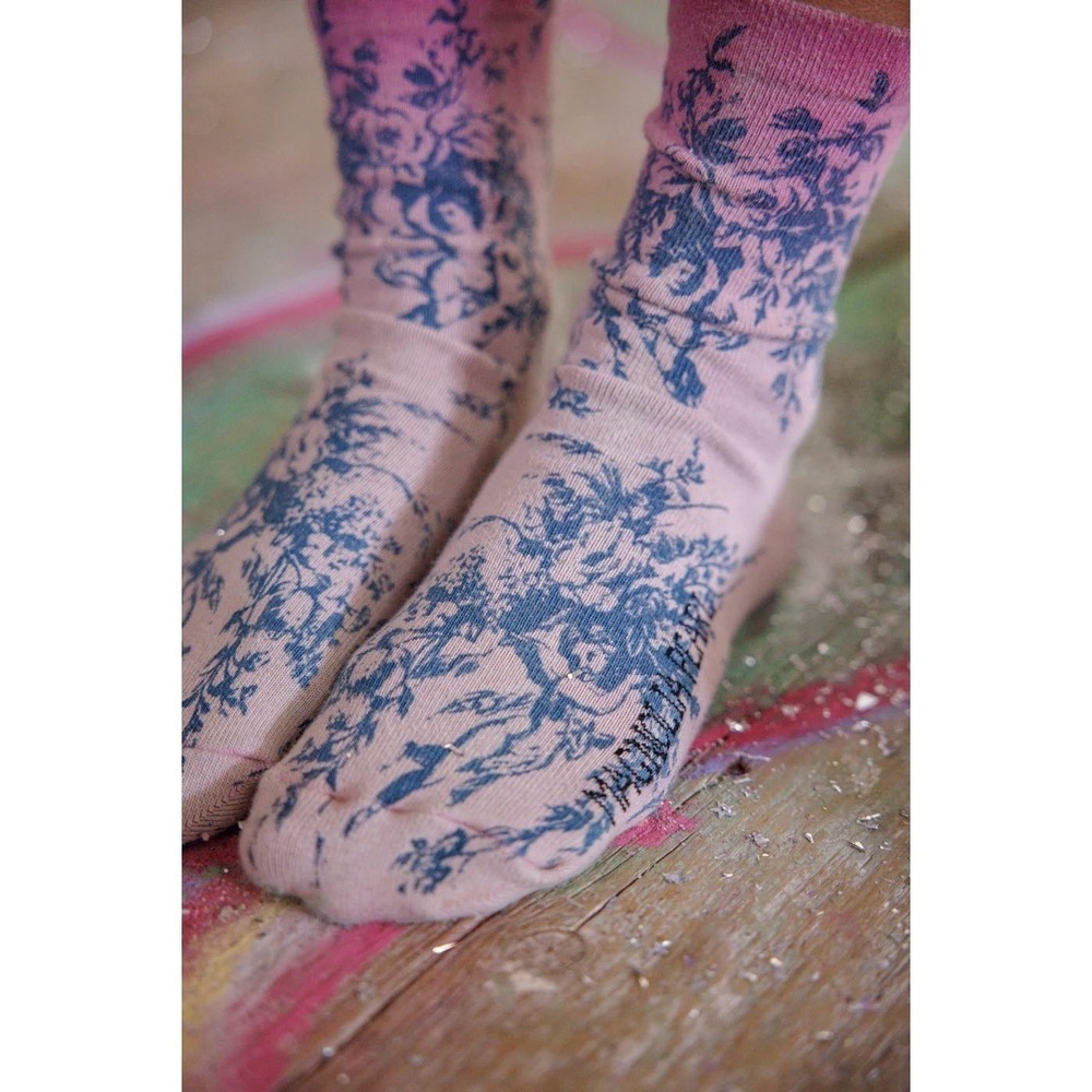 Magnolia Pearl Floral Cherub Toile Print Pink Crew Socks Pink Blue‎ NWT